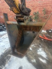 V Bucket That Fits Machine JCB